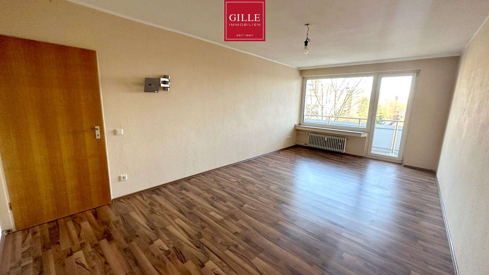 Ansicht 3 von: Neuss-Reuschenberg: Helle u. gepflegte 2-Zimmerwhg. mit Balkon, Wannenbad & Aufzug